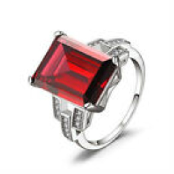Red crystal Ring Size 6 - Picture 1 of 2